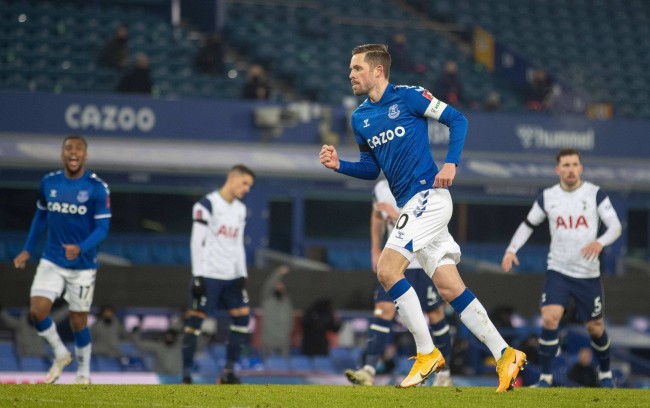 中巧妙地将 中巧妙地将